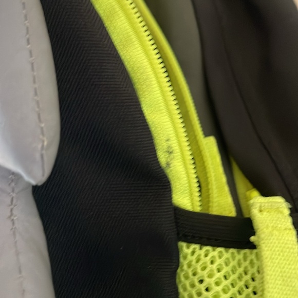 *AS IS* Small child sized gap kids dinosaur dragon backpack - Picture 5 of 8